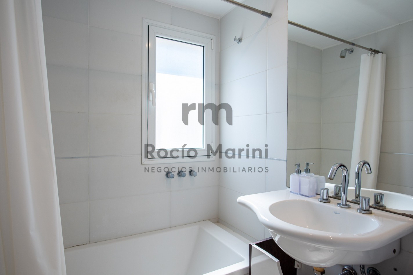 PINAMAR- Venta 2 ambientes centrico