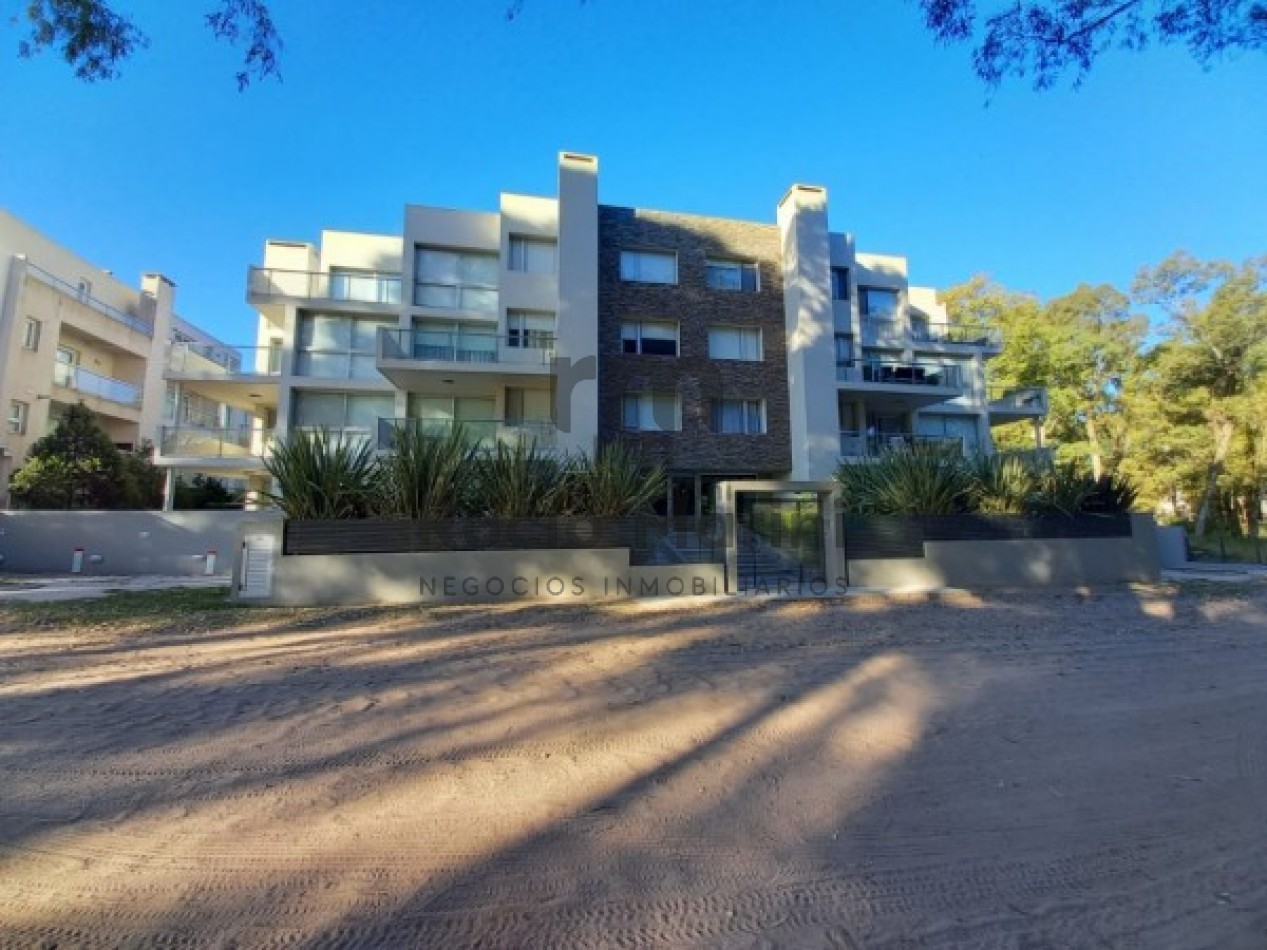 PINAMAR - Departamento 3 ambientes con parque